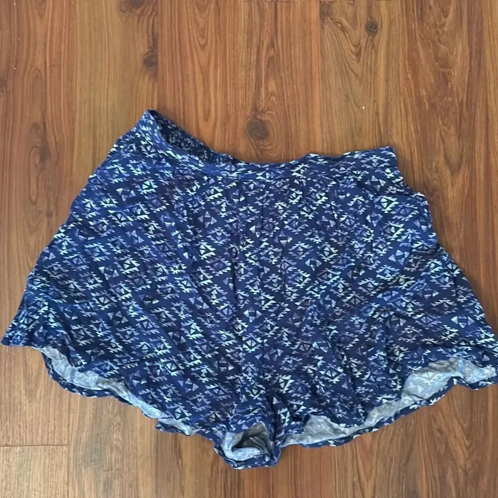 Hollister high waisted rayon shorts size small blueprint Aztec style ￼